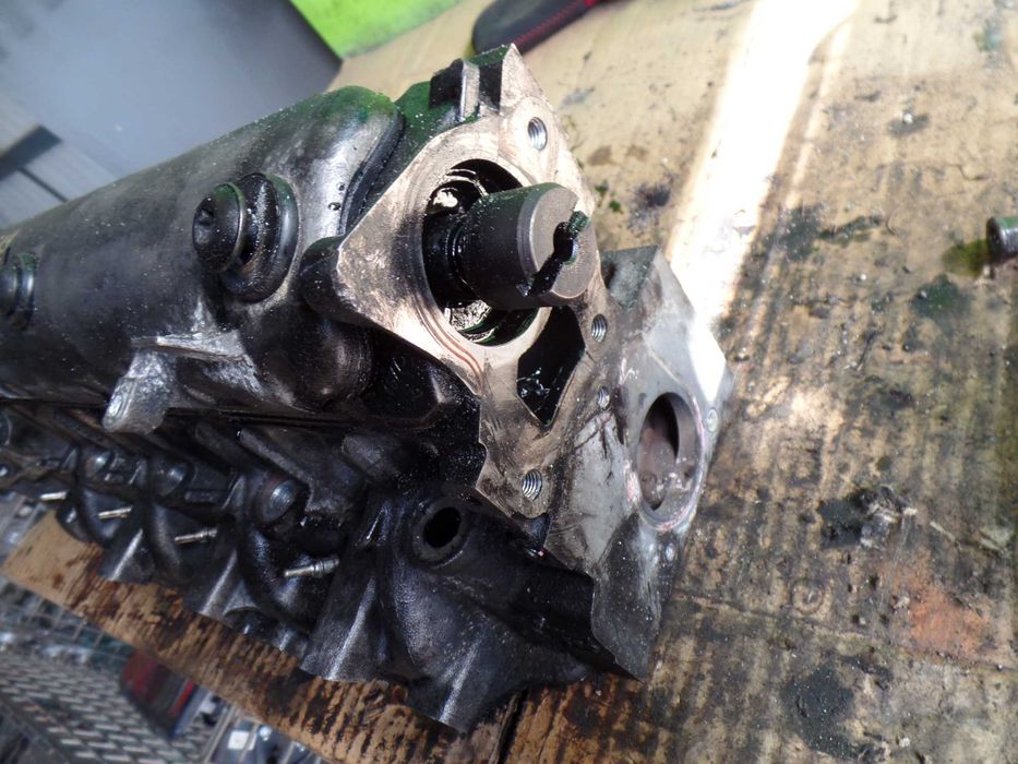 Kwi6 Głowica silnika + wałek renault scenic II 1.9dci wysyłka