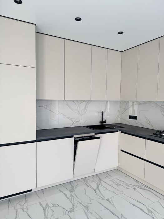 Дизайнерський новий таунхаус з ремонтом! Індивідуальне газове опалення