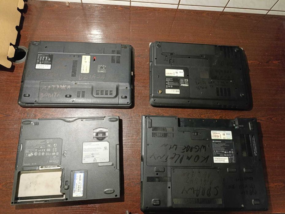 Laptopy Compaq pp2040 Gateway MG1 Emachines E730G Packard Bell MS2273
