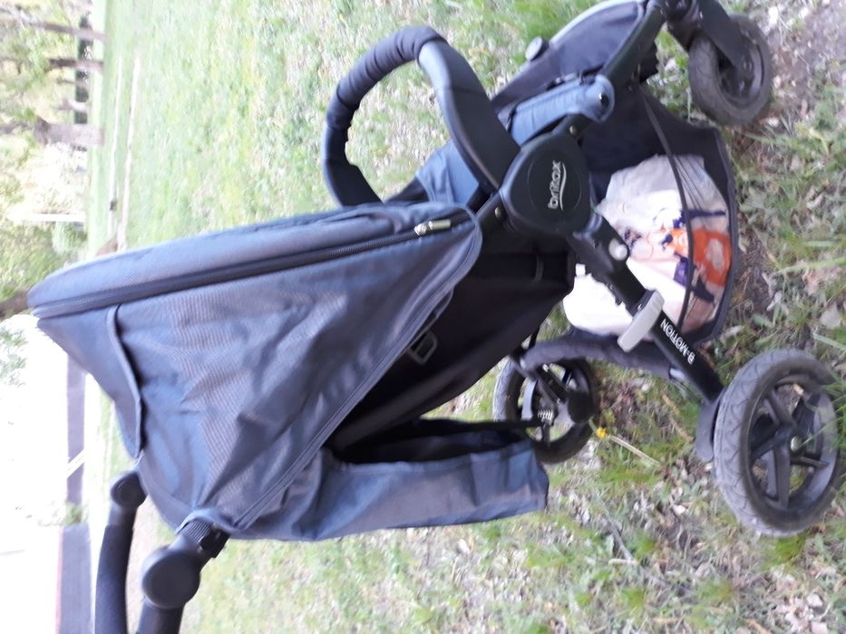 Продам коляску britax