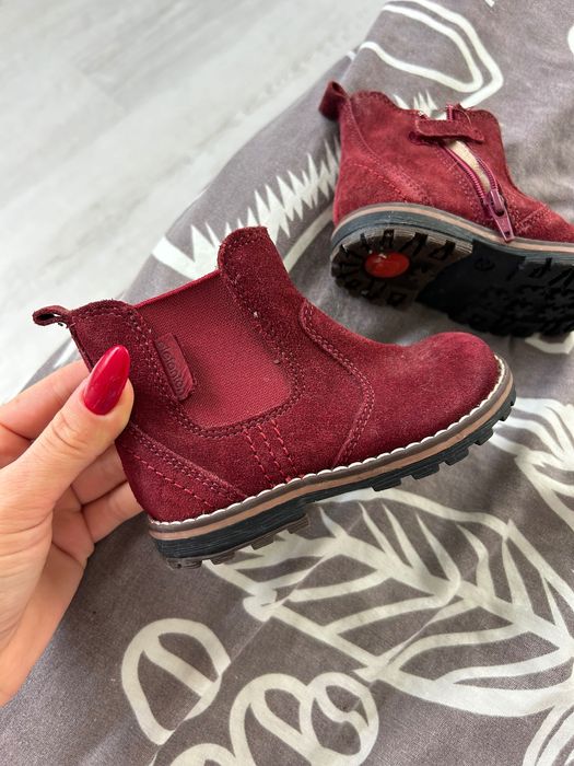 Черевички на дівчинку