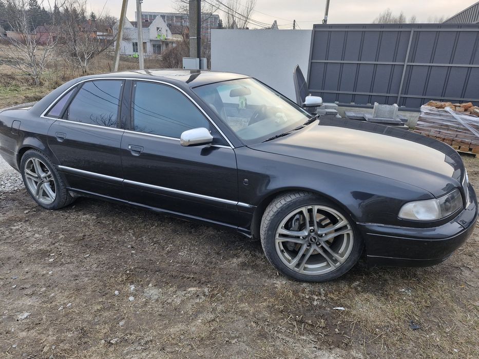 Ауді а8д2 1998року..