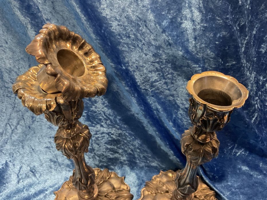 Par de candelabros casquinha inglesa com 26 cm ,anúncios abaixo