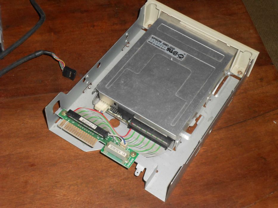 Drive disquetes 3,5" com gaveta / suporte e leitor drive cartões