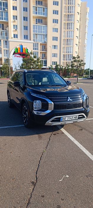 Mitsubishi outlander 4