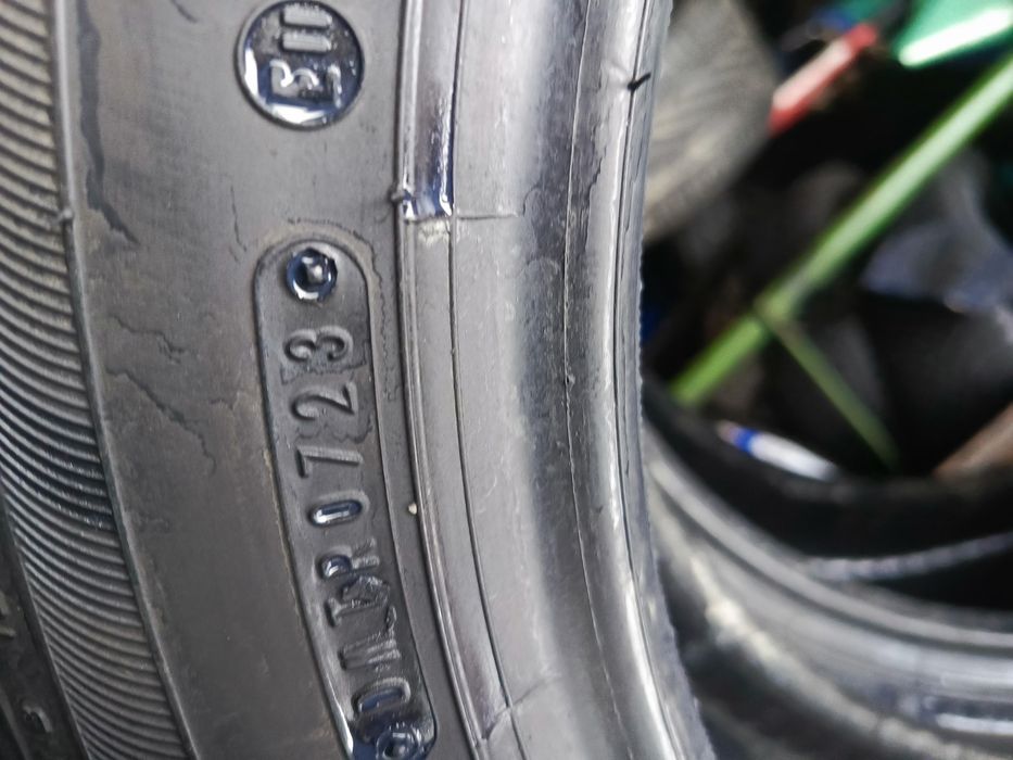 Sprzedam prawie nowe opony 225/55 r18