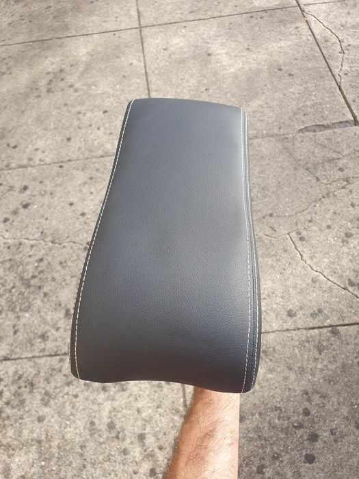 Apoio de braco com USB