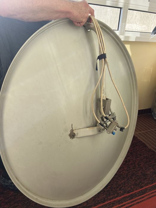 Комплект супутникового телебачення головки на два входи , тюнер , анте