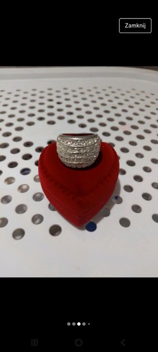 Damski pierścionek