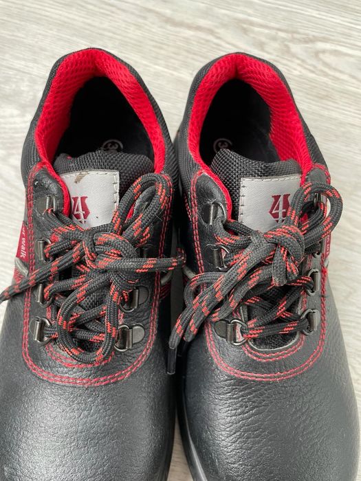 Vende-se sapato de biqueira de aço