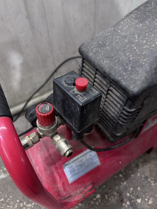 Компрессор Intertool PT-0010 24л. 1,5 кВт 206 л/мин