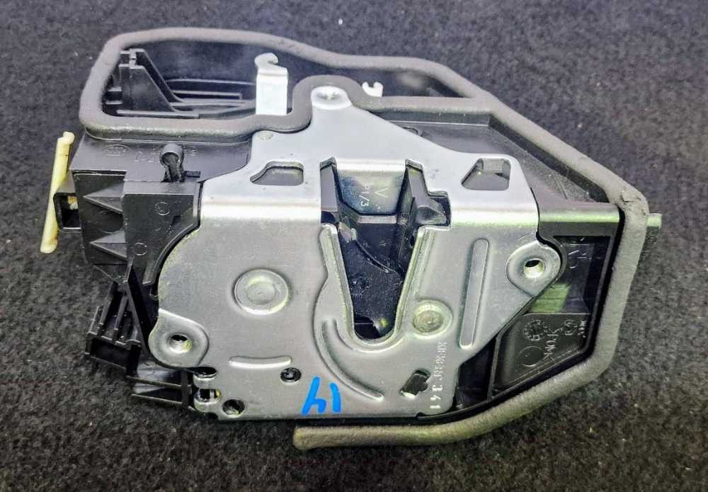 Fechadura / Fecho Porta Trás Direito BMW 1 (F20) ano 2011