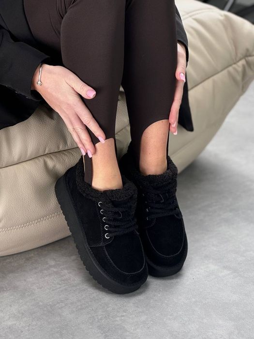 Женские замшевые угги лоферы на шнурках