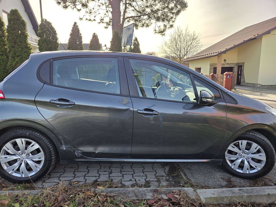 Używany Peugeot 208 1.2 benzyna