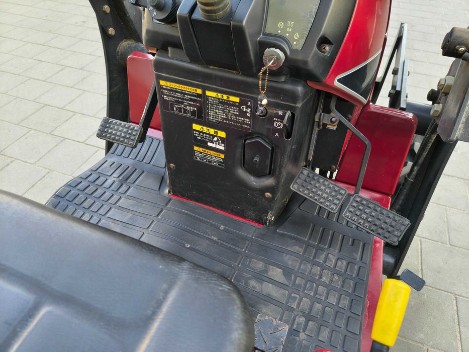 Японський мінітрактор Mitsubishi MT 165