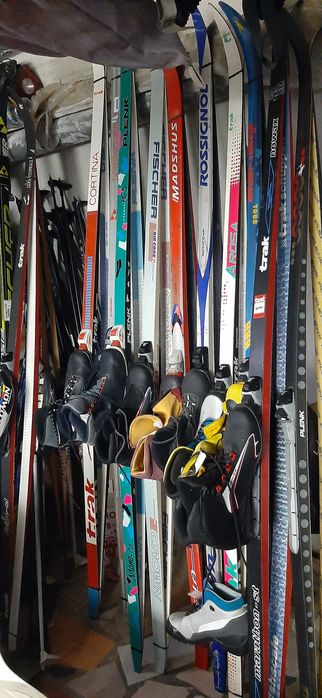 Продам сноуборди уживані недорого.