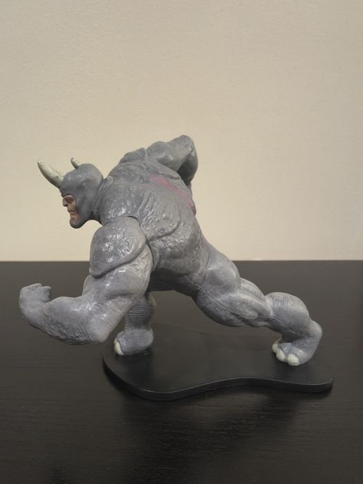 Rhino Marvel Spider Man figura com base para exposição