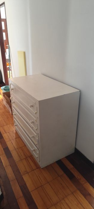 Cómoda gaveteiro