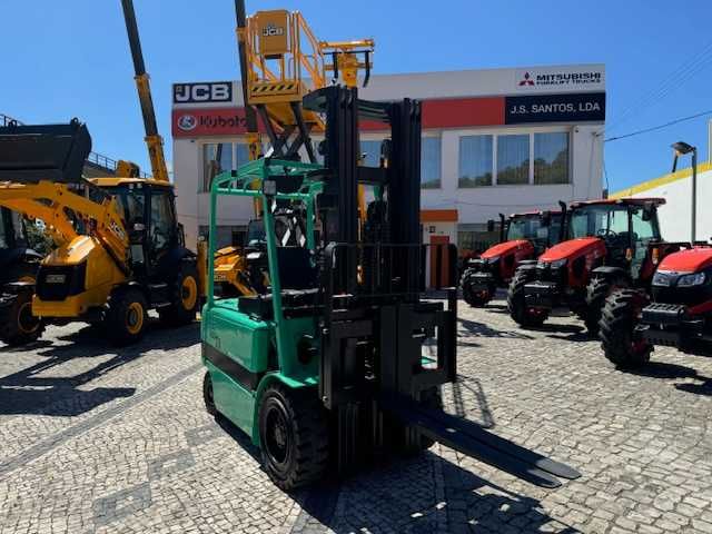Empilhador Mitsubishi FB35K ALUGUER