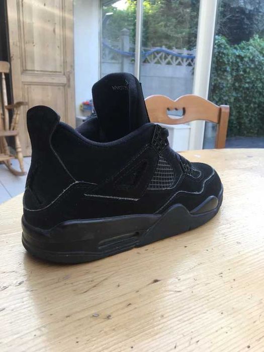 Jordan 4 Retro Black The Ultimate Sneaker Classic 37
