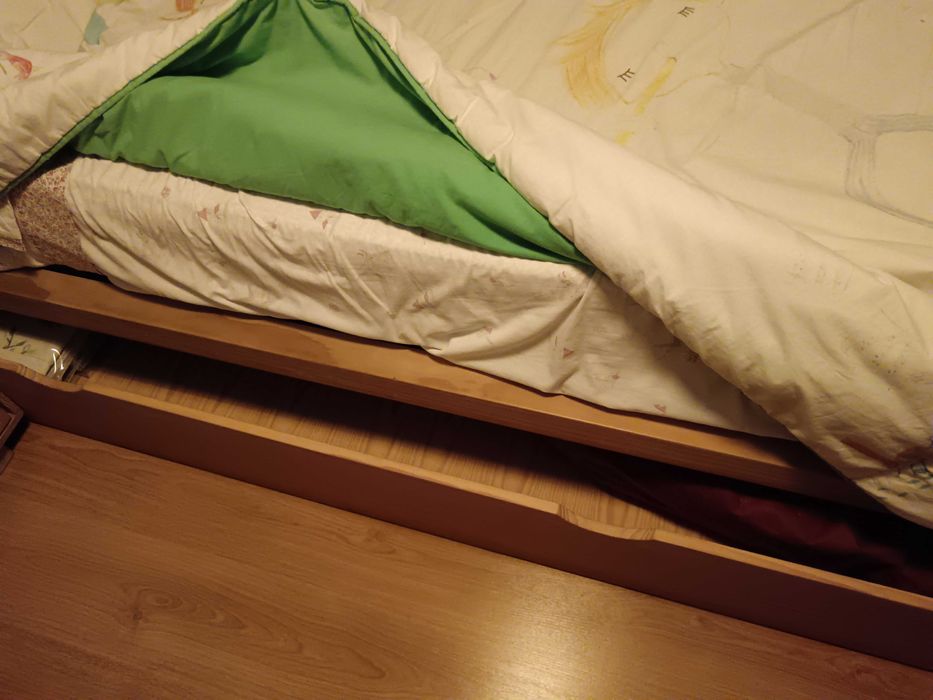 Cama de solteiro estilo cerne (pinho maciço)