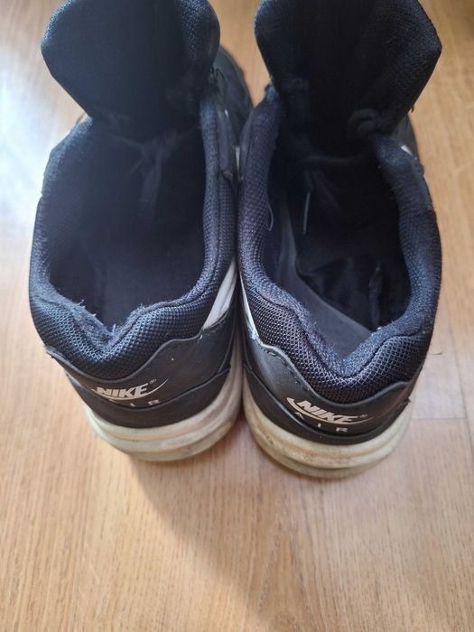 Buty sportowe damskie