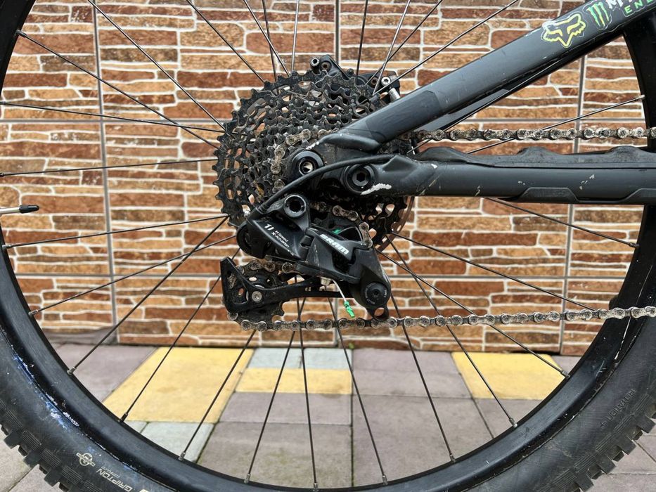 Карбоновий specialized turbo levo 2019