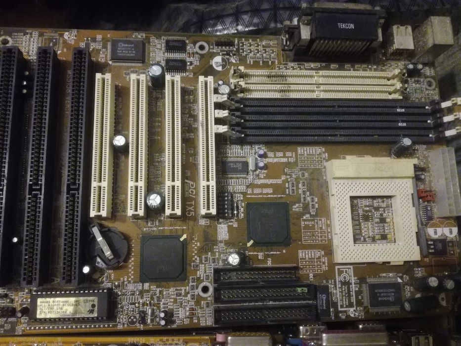 неробочі материнські плати для ПК