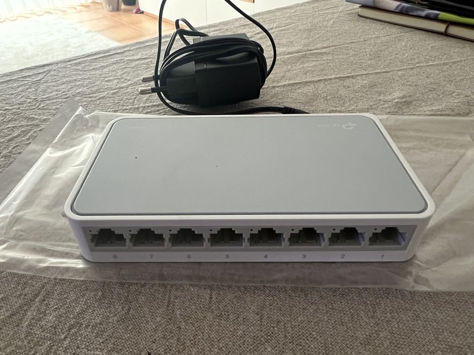TP-Link 8-Port 10/100Mbps Desktop Switch64585105476226120