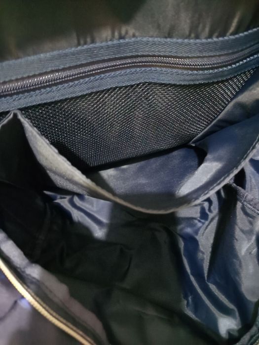 Mochila escolar nova.
