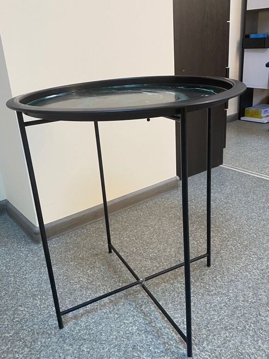 столик із епоксидної смоли