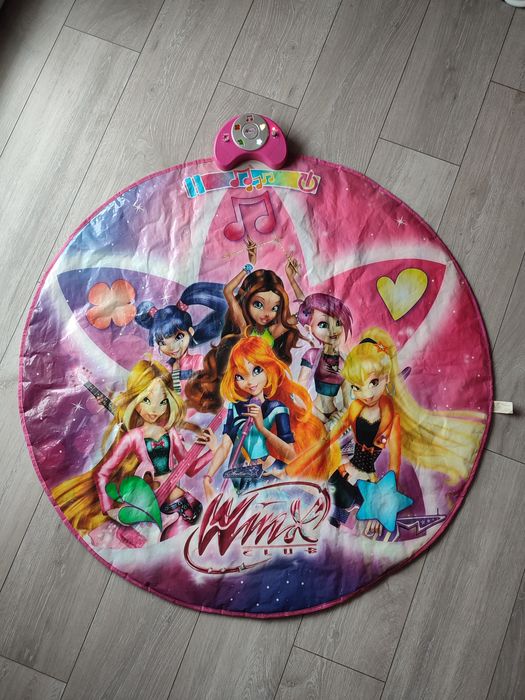Mata do tańczenia Winx Club Groove & Glow Rainbow