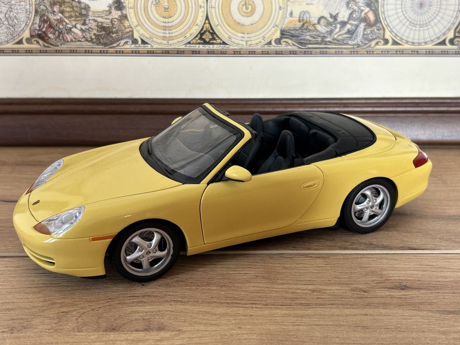 Porsche 911 Carrera Utmodels 1/18