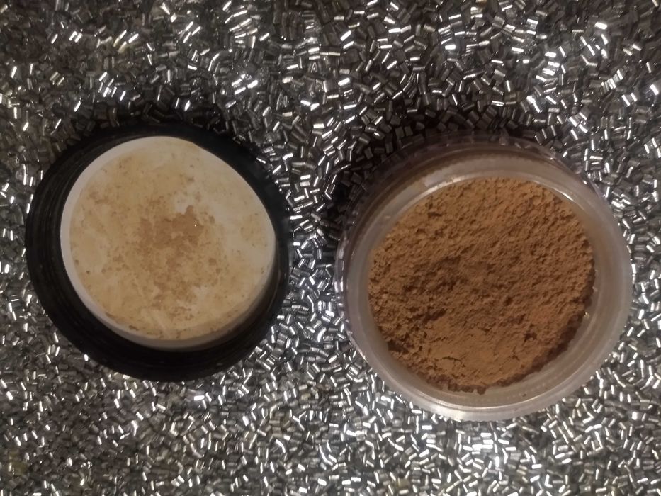 Puder sypki mineralny  bareMinerals 07 Golden Ivory