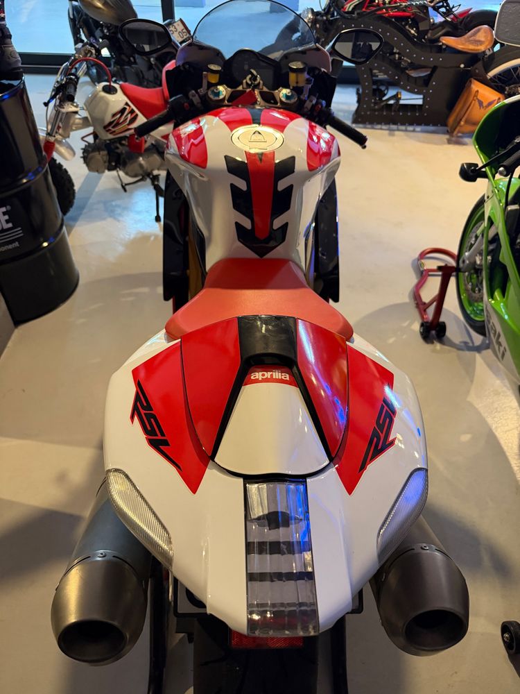Aprilia RSV  Factory RR