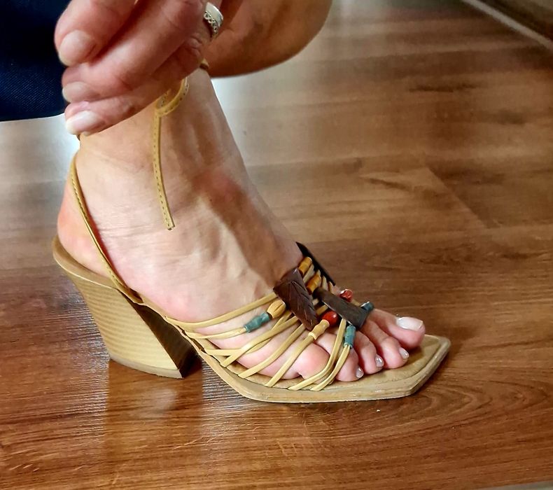 Buty 7 par w jednej paczce