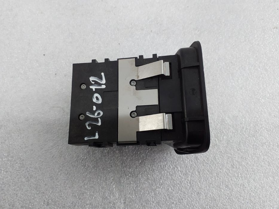 Botão / interruptor travão de parque MERCEDES-BENZ Classe A (W176)