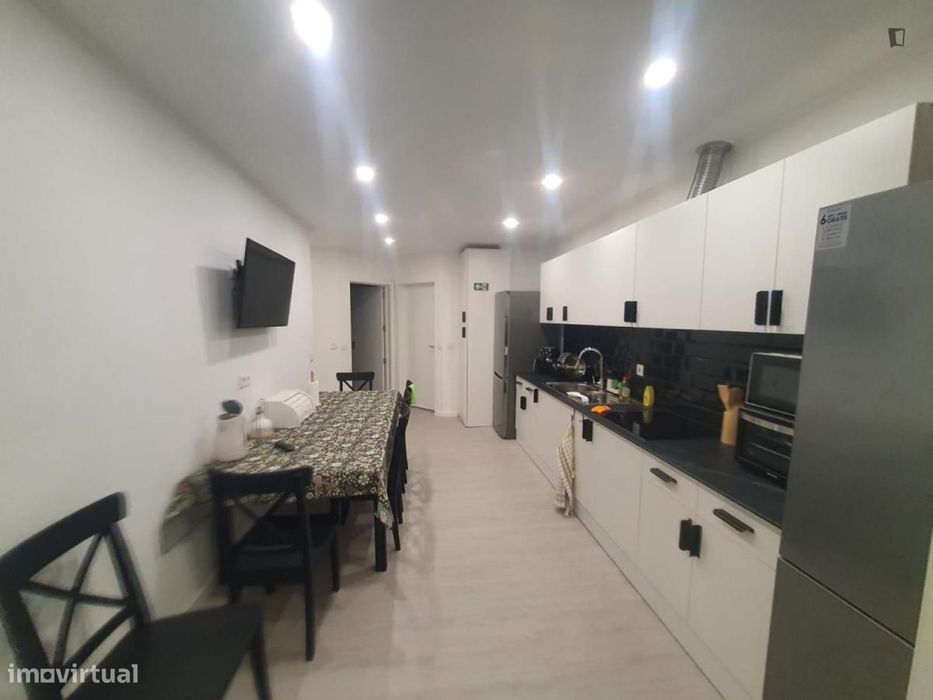 Quarto - localizado em Lumiar Lisbon