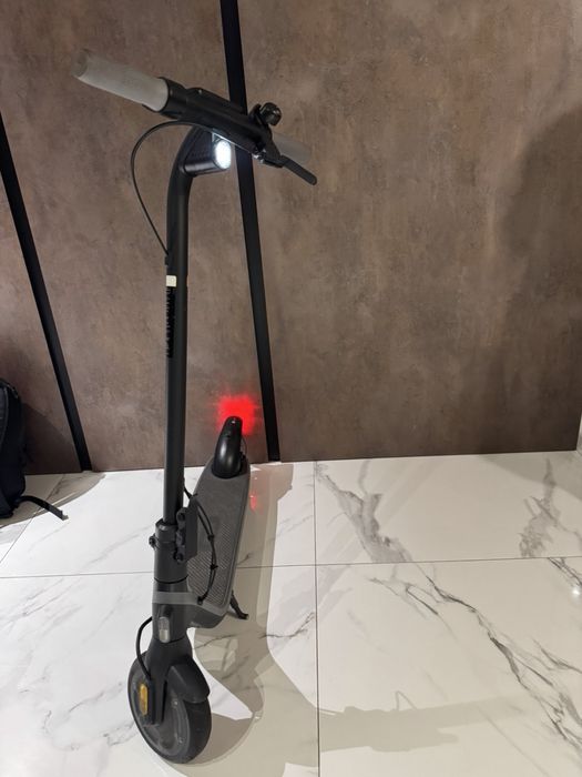 Продам самокат Ninebot KickScooter E2 (Segway) 2025