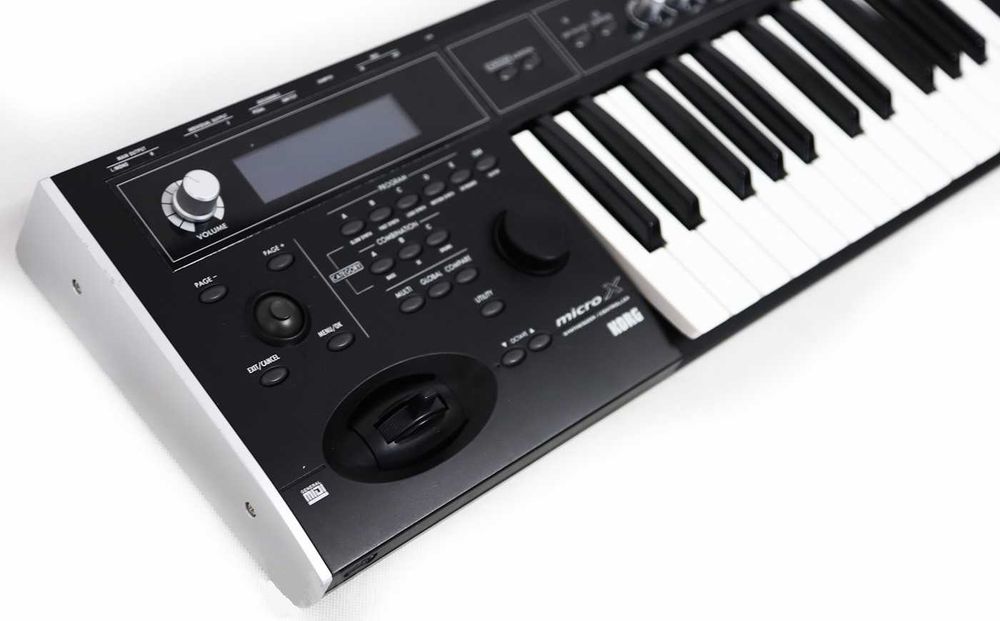 【ジャンク】KORG micro X シンセサイザー ハードケース付 ジャンク】KORG micro X シンセサイザー ハードケース付 Korg