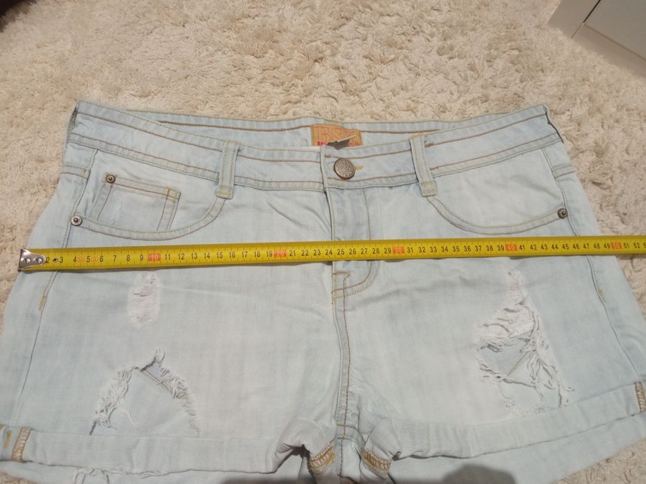 Шорты джинсовые bershka  EUR 42