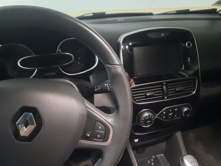 Vendo Renault clio .