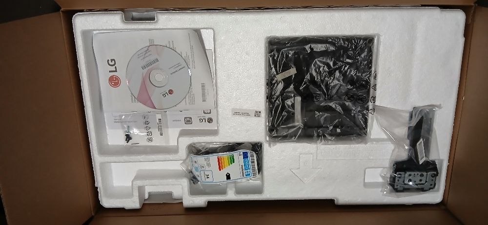 Monitor  LG com caixa Original64752311285763121