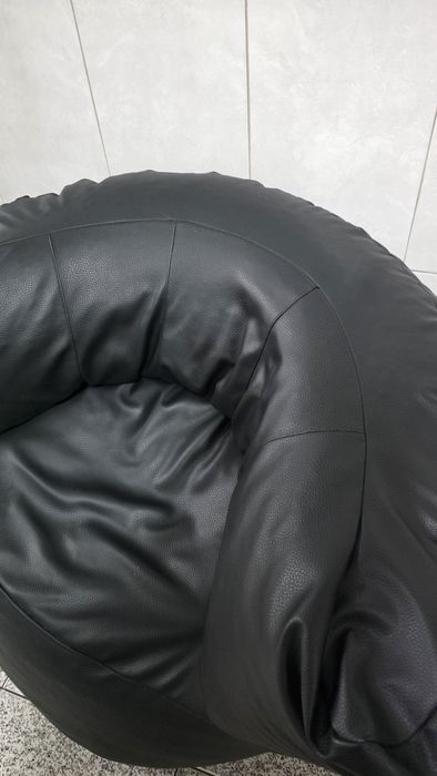 Puff couro preto