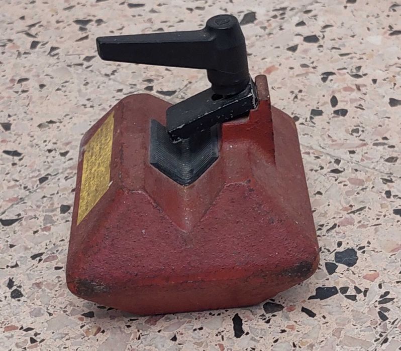 10Kg weight to serve as counterweight on giraffe64297542936066121