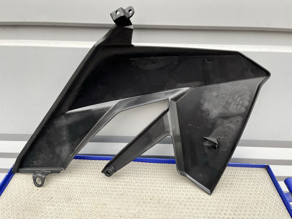 Lewy boczek aprilia sx 50 nowy ori