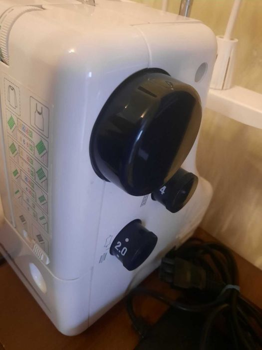 Розпошивальна машина Janome Cover Pro 2