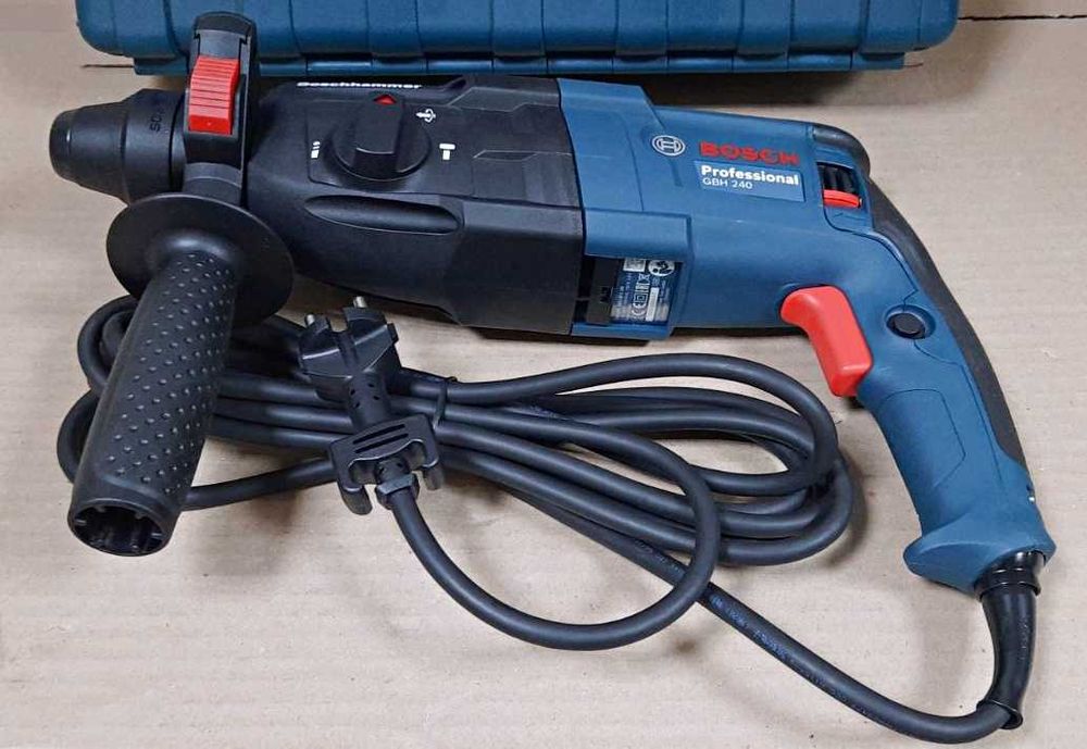 Перфоратор Bosch Professional GBH 240 + кейс + сверла, Новый