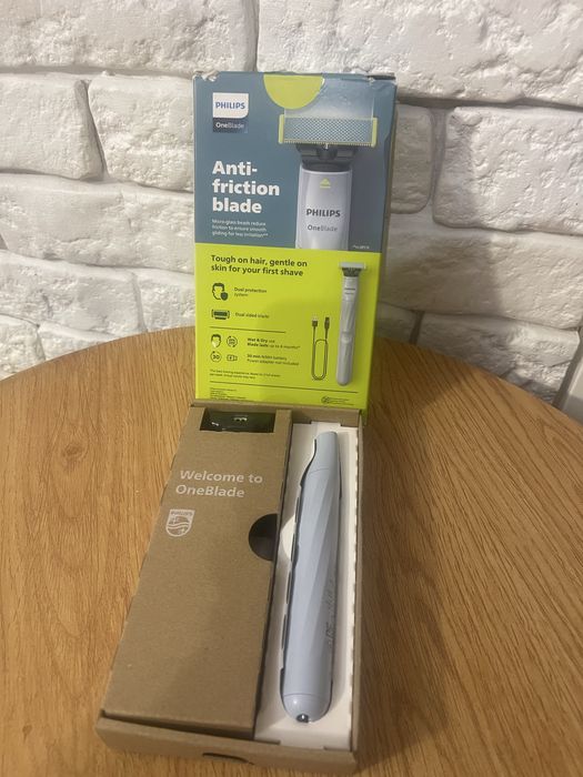 Philips OneBlade Maszynka elektryczna do golenia qp1324/20