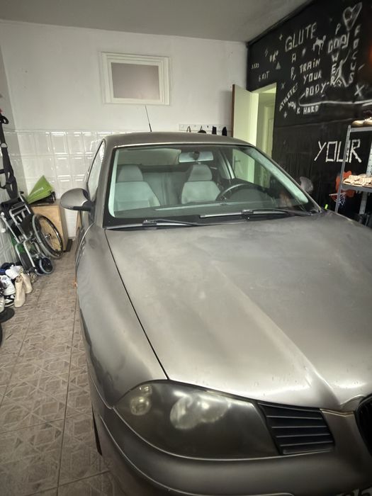 SEAT Ibiza 2002 — Revisão feita — Económico — 2.000 €
